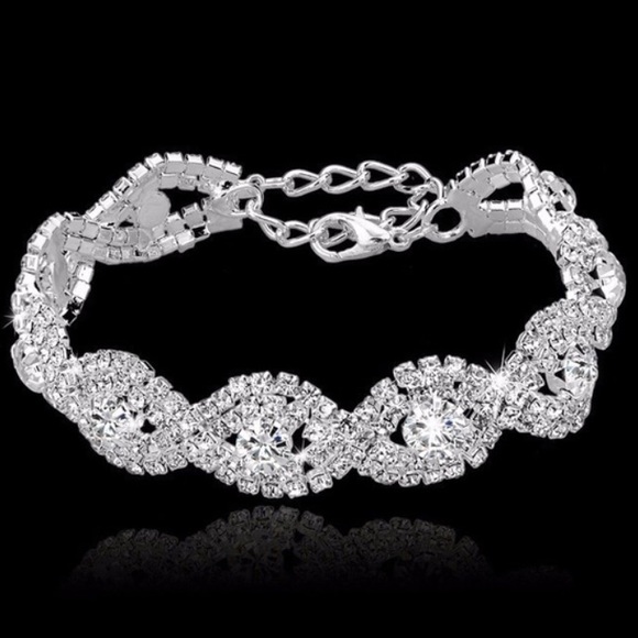 7.5” Austrian Crystal Bracelet + 2” extender chain - Picture 1 of 4